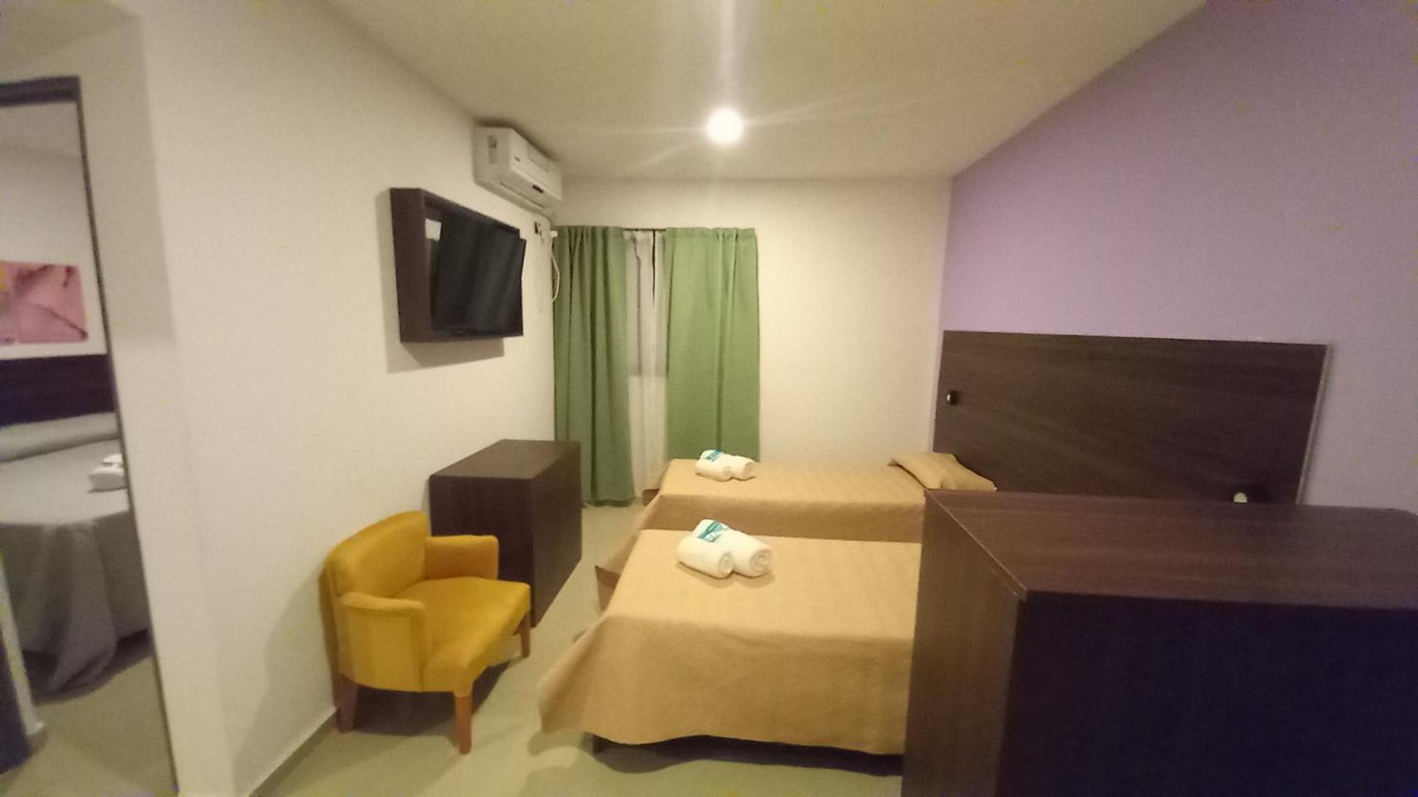 Golden Ross Hotel Villa Carlos Paz Buitenkant foto
